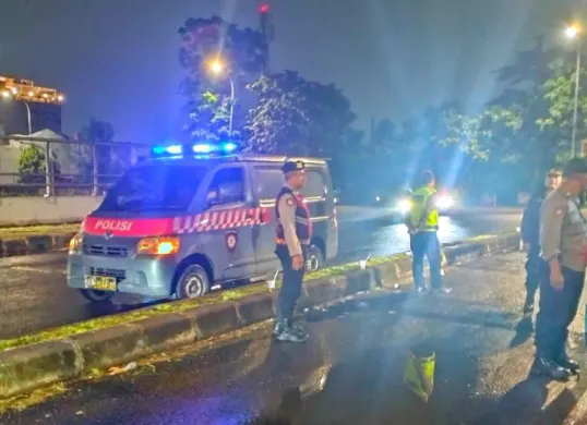 Petugas Patroli Polsek Cinere melakukan KYRD antisipasi kejahatan tawuran dan pencurian jelang bulan suci Ramadan. (Sumber: Polsek Cinere)