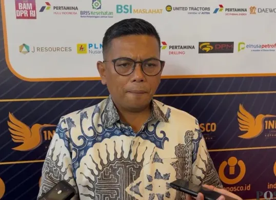 Gubernur Banten, Andra Soni saat menghadiri anugerah penghargaan kepada sejumlah tokoh berpengaruh oleh INDOPOSCO di Jakarta Barat, Selasa, 3 Februari 2026. (Sumber: Poskota/Pandi Ramedhan)