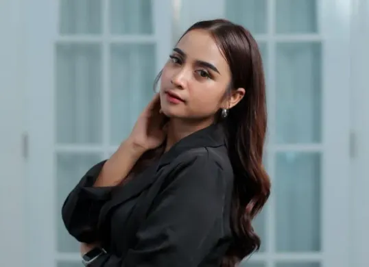 Potret Dini Kurnia di akun Instagramnya (Sumber: Instagram/@dinikurnia_real)