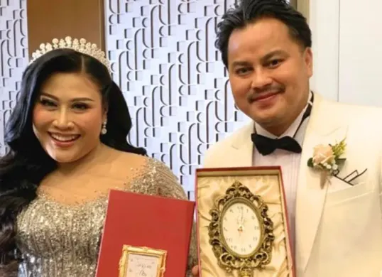 Sidang perceraian Boiyen dan Rully Anggi Akbar kembali ditunda karena kedua pihak absen. Pengadilan Agama Tigaraksa menjadwalkan pemanggilan ulang pada, 24 Februari 2026. (Sumber: Instagram/@boiyenpesek)