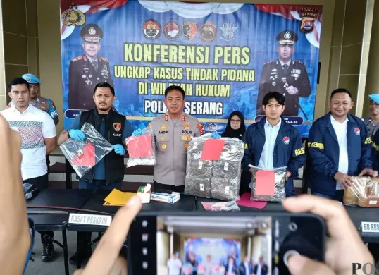 Jumpa pers Polres Serang terkait tindak pidana sepanjang Januari 2026. (Sumber: Poskota/Rahmat Haryono)