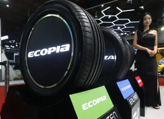 Bridgestone Indonesia menampilkan Ecopia EP300 ENLITEN ukuran terbaru. (Sumber: Bridgestone (Sumber: Bridgestone)