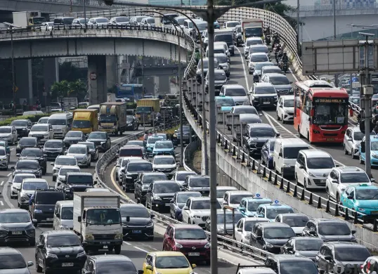 Aturan ganjil genap Jakarta hari ini, Senin, 27 April 2026. (Sumber: Poskota/Bilal Nugraha Ginanjar)