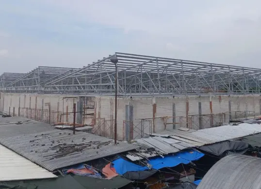 Pembangunan Pasar Leuwiliang yang bakal dilengkapi fasilitas hiburan seperti bioskop dan bakal rampung pada Desember 2026 mendatang. (Sumber: Dok. Pemkab Bogor)