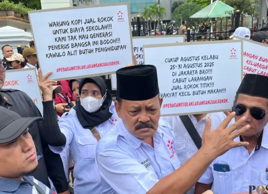 Ketua Umum Asosiasi Pedagang Kaki Lima Indonesia (APKLI) Ali Mahsun. (Sumber: Poskota/Pandi Ramedhan)