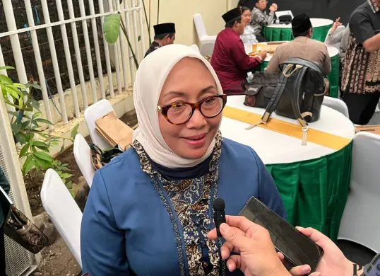 Menteri PPPA, Arifah Fauzi saat peluncuran buku Rahmi Hatta di kawasan Menteng Jakarta Pusat, Senin, 16 Februari 2026. (Sumber: Poskota/Pandi Ramedhan)