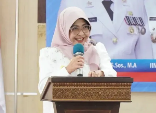 Bupati Pandeglang, Dewi Setiani memberikan imbauan agar pengelola warung nasi tidak beroperasi pada pagi dan siang hari selama Ramadhan. (Sumber: Istimewa)