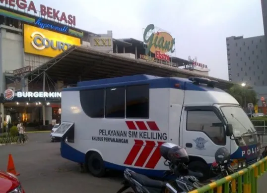 Mobil layanan SIM Keliling Satlantas Polres Metro Bekasi Kota saat. (Sumber: X/@SIMLINGBKS)