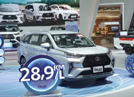 New Veloz Hybrid diklaim menjadi  solusi yang paling tepat untuk menyiasati kenaikan harga bahan bakar. (Sumber: Toyota)