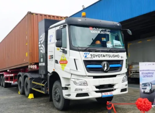 Kalista, Nusatama, dan Toyota Tsusho Indonesia memulai uji coba truk kontainer listrik heavy duty. (Sumber: Dok. Kalista)