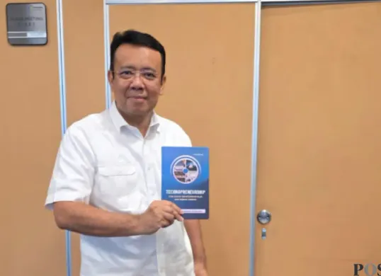 Guru Besar Program Studi Agribisnis UIN Jakarta, Achmad Tjachja Nugraha. (Sumber: Poskota/Gatot Poedji Utomo)