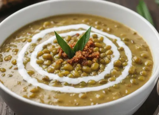 Bubur kacang hijau jadi salah satu menu sahur yang cocok untuk diet. (Sumber: Pinterest/Rynmi)
