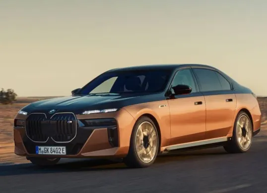 BMW memangkas harga lebih dari 30 model di China hingga 24 persen. (Sumber: BMW)