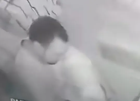 Video viral oknum petugas RSUD dr Loekmono Hadi Kudus diduga lakukan aksi tak senonoh. (Sumber: TikTok)