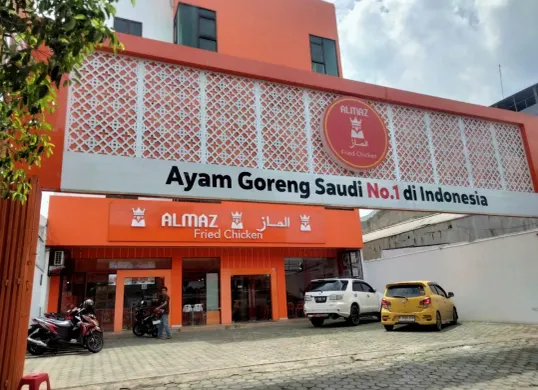 Almaz Fried Chicken dikabarkan menutup beberapa gerainya. (Sumber: Instagram/@almazfriedchicken)