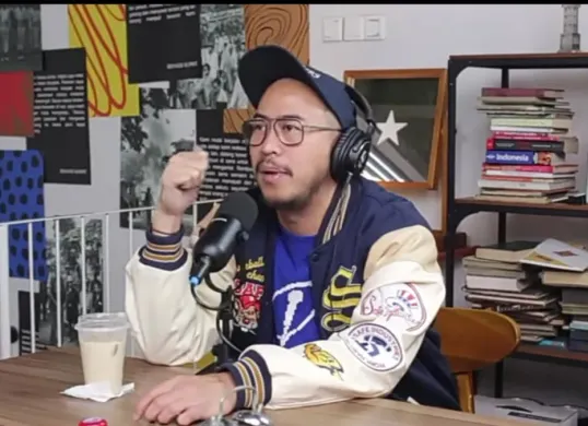 Mens Rea Pandji Pragiwaksono dilaporkan ke polisi. (Sumber: YouTube/KEDUBES)