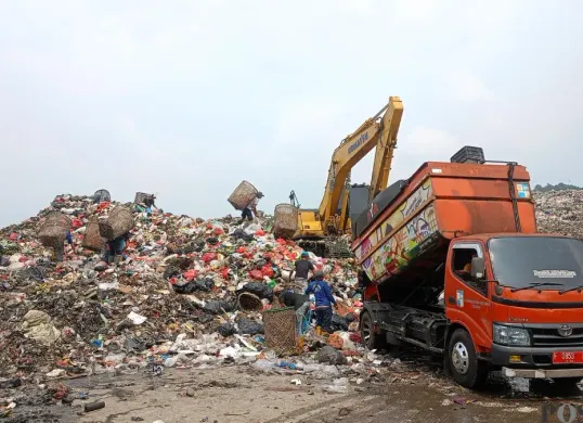 Ilustrasi, Pemkot Tangerang Selatan bakal membuang sampah di wilayah Cileungsi, Kabupaten Bogor. (Sumber: Poskota/Giffar Rivana)