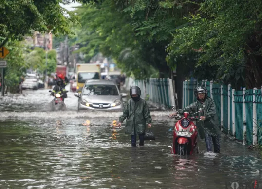 Banjir kembali melanda sejumlah wilayah di Jakarta hari ini, Kamis, 22 Januari 2026. (Sumber: Poskota/Bilal Nugraha)