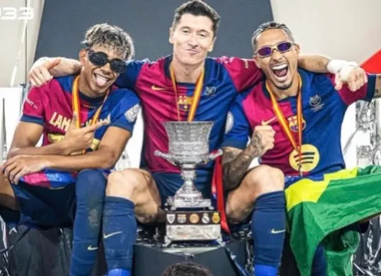 Barcelona berhasil meraih gelar juara Piala Super Spanyol 2026 usai kalahkan Real Madrid (Sumber: Instagram/@433)