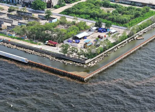 Pramono Anung dorong percepatan pembangunan Giant Sea Wall, antisipasi penurunan tanah di Jakarta. (Sumber: beritajakarta.id)