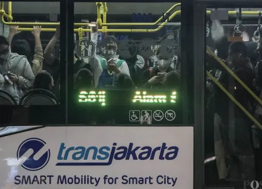 Ilustrasi penumpang bus Transjakarta. (Sumber: Poskota)