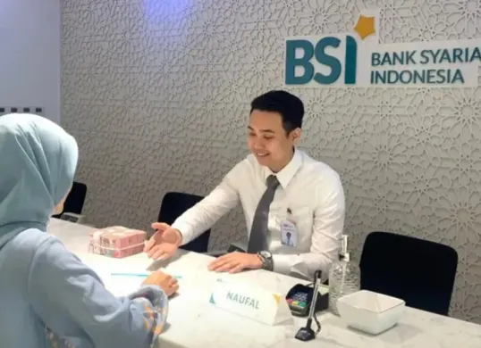 Melalui Kredit Usaha Rakyat (KUR) Bank Syariah Indonesia (BSI) 2026, pelaku UMKM berkesempatan memperoleh modal usaha hingga Rp100 juta dengan cicilan ringan. (Sumber: Instagram/@bsiregionaceh)