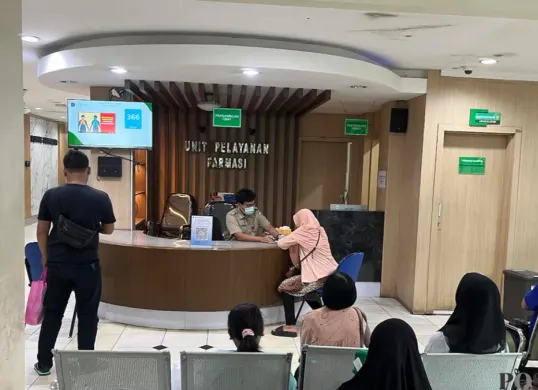 Potret pemeriksaan pasien di puskesma di wilayah Cengkareng, Jakarta Barat. (Sumber: Poskota/ Pandi Ramedhan)