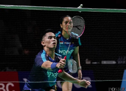 Amri/Nita berhasil mengalahkan Feng/Huang dari China dan lolos ke final ganda campuran Asian Games 2026.(Sumber: Poskota/Bilal Nugraha Ginanjar)