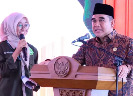 Ketua MPR Ahmad Muzani menyampaikan sosialisasi Empat Pilar MPR RI sebagai pondasi persatuan bangsa, khususnya bagi generasi muda di tengah tantangan globalisasi. (Sumber: Dok. Istimewa)