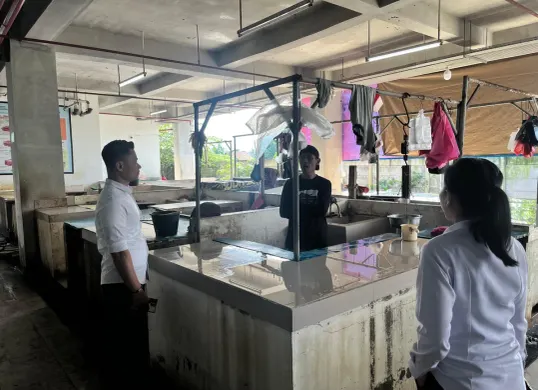 Suasana Pasar Baros yang sepi dampak mogok jualan pedagang daging. (Sumber: Istimewa)