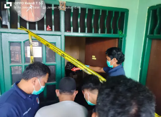 Seorang pria ditemukan meninggal dunia di kamar kontrakan yang berlokasi di Kampung Bali RT 03 RW 04, Kalideres, Jakarta Barat, pada Senin, 26 Januari 2026. (Sumber: Istimewa)