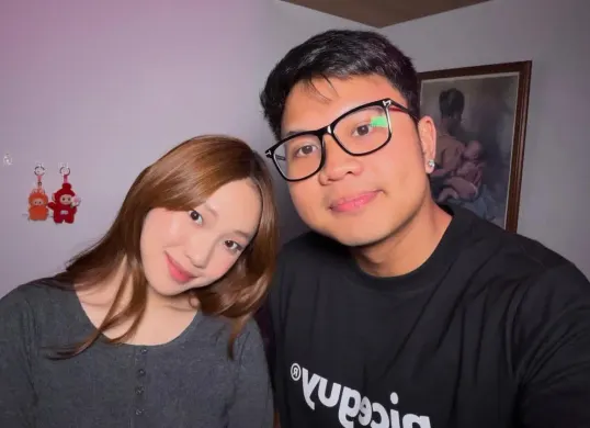 Selebgram Julia Prastini alias Jule saat menjadi bintang tamu dalam sesi live streaming di kanal YouTube milik Muhammad Jannah atau yang dikenal dengan nama Bigmo Sky. (Sumber: Instagram/@bigmoskyy)