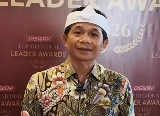 Bupati Purwakarta Saepul Bahri Binzein alias Om Zein tengah viral usai menyanyikan lagu bahasa Sunda berjudul Lalaki Langit, Lalanang Bejat. (Sumber: Instagram/@omzein_bupatiaing)