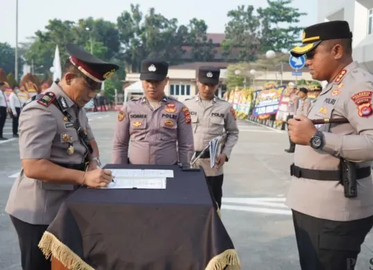 Serah terima jabatan pejabat Polresta Tangerang, Kamis, 2 Juli 2026. (Sumber: Poskota/Veronica)