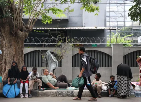 Tenda pengungsi warga negara asing (WNA) di belakang kantor United Nations High Commissioner for Refugees (UNHCR), Jalan Setiabudi Selatan, Jakarta Selatan, Sabtu, 4 Juli 2026. (Sumber: Istimewa)