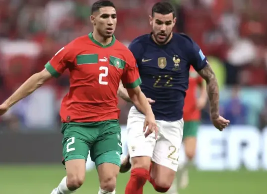 Pemain Prancis dan Maroko bersiap menjalani laga perempat final Piala Dunia 2026. Duel ini menjadi pertemuan pertama kedua tim sejak semifinal Piala Dunia 2022. (Sumber: FIFA)