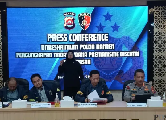 Dirreskrimum Polda Banten, Kombes Pol Dian Setyawan memberikan keterangan aksi premanisme di Mapolda Banten, Kamis, 9 Juli 2026. (Sumber: Poskota/Rahmat Haryono)