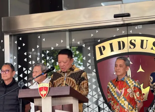 Jaksa Agung Muda Tindak Pidana Khusus (Jampidsus) Kejaksaan Agung Febrie Adriansyah saat konferensi pers di Gedung Bundar Kejaksaan Agung, Jakarta Selatan, Jumat, 10 Juli 2026. (Sumber: Poskota/ Ali Mansur)