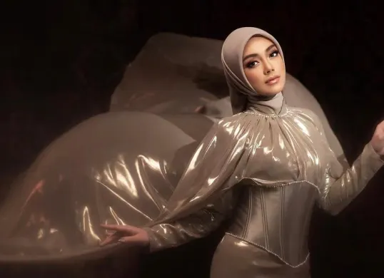 Aktris Celine Evangelista tengah menjadi perbincangan usai dikaitkan dengan Jaksa Agung Muda Tindak Pidana Khusus (Jampidsus) Kejaksaan Agung RI, Febrie Adriansyah. (Sumber: Instagram/@celine_evangelista)