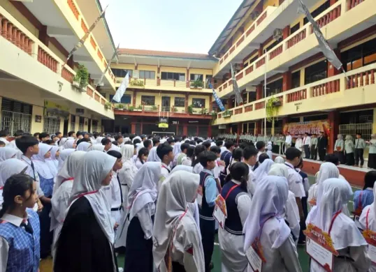 Kegiatan Masa Pengenalan Lingkungan Sekolah (MPLS) SMA/SMK Triguna Utama UIN Syarif Tahun Ajaran 2026/2027 setelah sengketa pengelolaan sekolah dinyatakan selesai. (Sumber: UIN Jakarta Syarif Hidayatullah Jakarta)