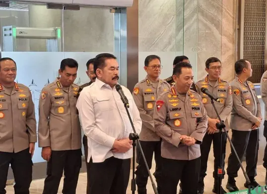 Pertemuan antara Jaksa Agung ST Burhanuddin dan Kapolri Jenderal Listyo Sigit Prabowo di Gedung Kejagung, Jakarta Selatan Senin, 12 Juli 2026. (Sumber: Poskota/Ali Mansur)