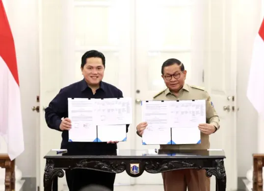 Potret Gubernur DKI Jakarta, Pramono Anung (kanan) dan Kemenpora, Erick Thohir (kiri). (Sumber: Berita Jakarta)