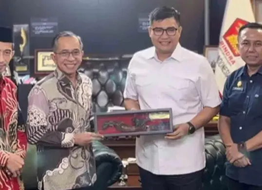 Ketua DPRD Kabupaten Bogor, Sastra Winara menerima kunjungan rombongan Ketua DPRD Kota Bandung. (Sumber: Dok. Istimewa)