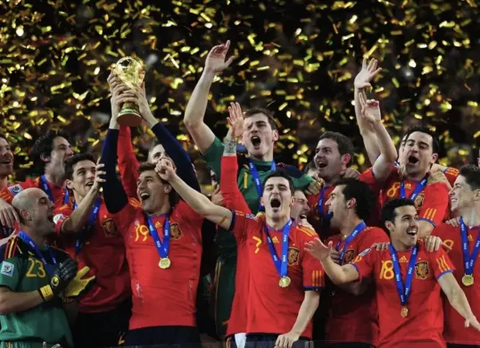 Trofi Piala Dunia menjadi simbol penghargaan tertinggi bagi negara yang berhasil menjuarai Piala Dunia 2026, selain hadiah uang puluhan juta dolar AS. (Sumber: FIFA)