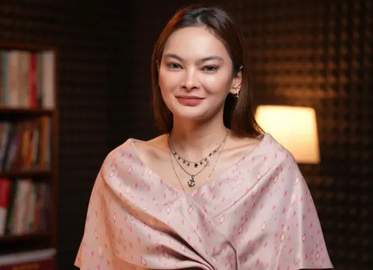 Tenaga Ahli Utama di Kantor Staf Presiden (KSP) Ulta Levenia Nababan yang viral usai menyindir Wakil Ketua Badan Eksekutif Mahasiswa Universitas Indonesia (BEM UI), Fatimah Azzahra. (Sumber: Instagram/@leveenia)
