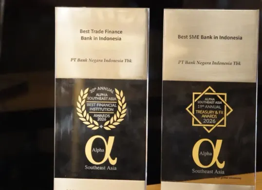 Dua penghargaan internasional dalam ajang AlphaSEA–20th Best Financial Institution Awards 2026 yang diraih BNI. (Sumber: Istimewa)