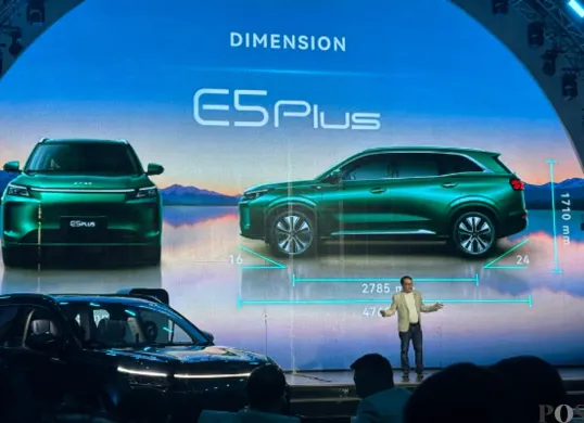 DFSK E5 Plus resmi diperkenalkan jelang GIIAS 2026. (Sumber: Poskota/Aldi Harlanda Irawan)