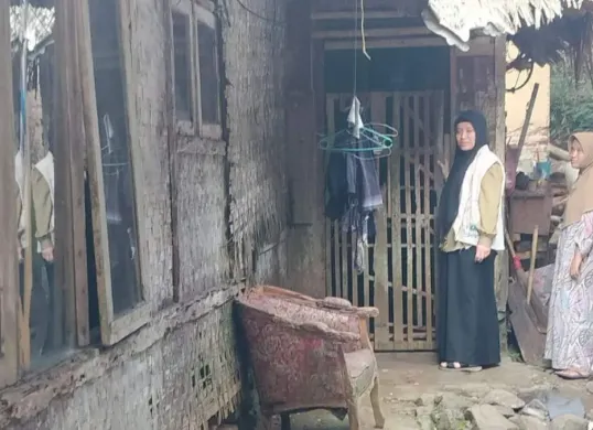 Salah sebuah rumah warga yang tidak layak huni di Desa Kadupayung, Kecamatan Menes, Kabupaten Pandeglang. (Sumber: Dok. Istimewa)