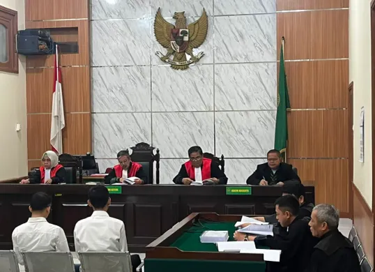 Sidang pembacaan nota pembelaan (pledoi) terdakwa berlangsung di Pengadilan Negeri Bandung, Jawa Barat, Kamis (23/7/2026). (Sumber: Istimewa)