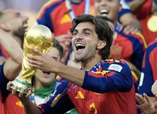 Ferran Torres menjadi sorotan bukan hanya karena kiprahnya di lapangan, tetapi juga kehidupan asmara dan kedekatannya dengan sejumlah sosok yang dikenal publik. (Sumber: FIFA)
